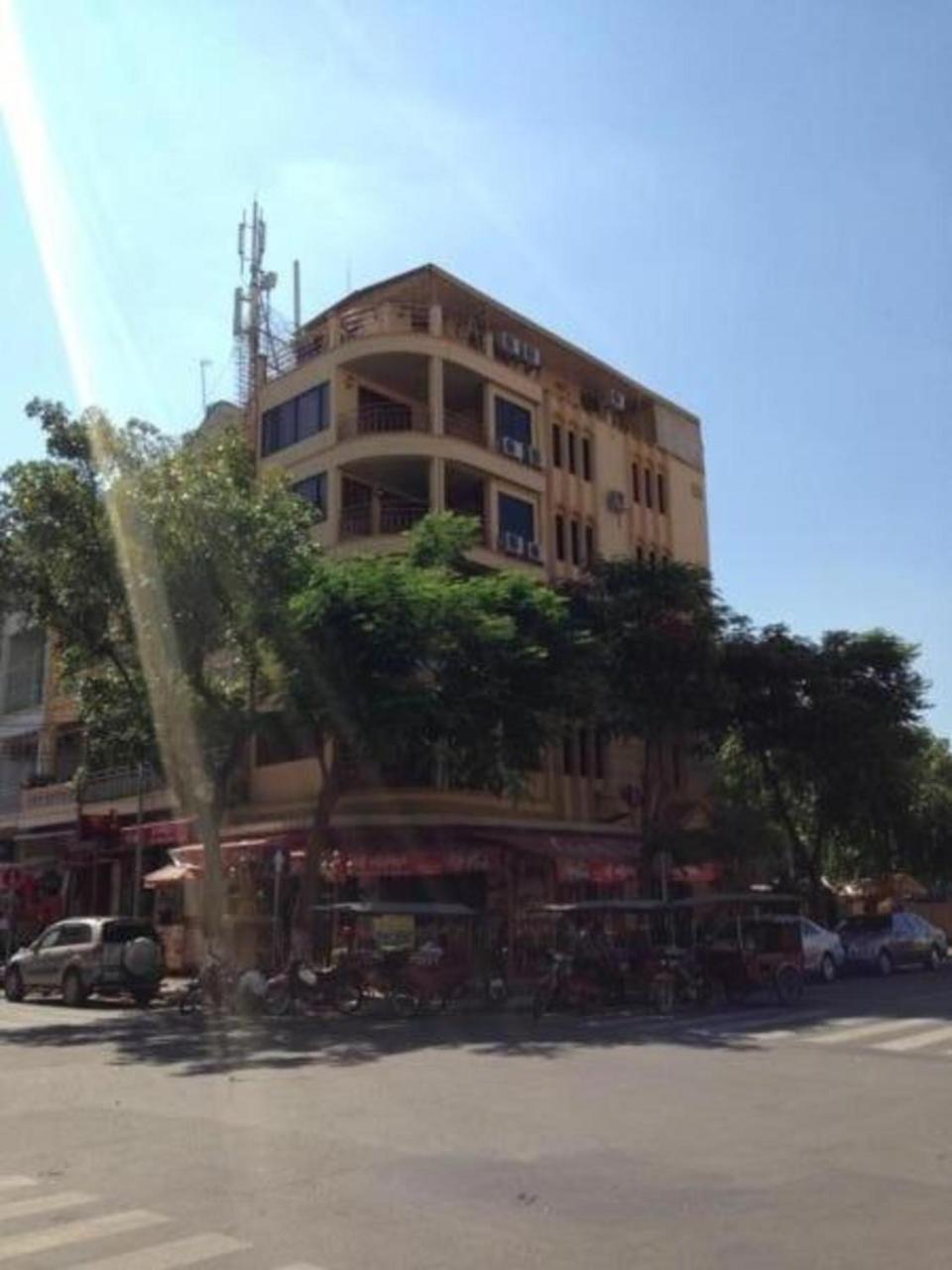 The Bright Lotus Guesthouse Phnom Penh Exterior photo